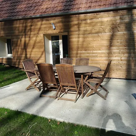 Hébergement de vacances Maison Charmante à Avec Grand Jardin *