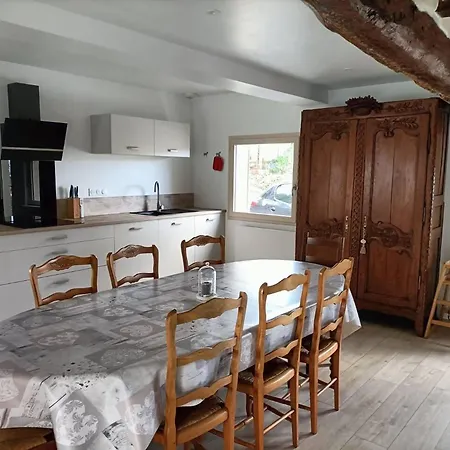 Maison Charmante à Avec Grand Jardin Hébergement de vacances *