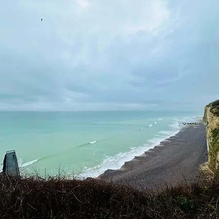 Maison Charmante A Avec Grand Jardin Nyaraló