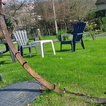 Maison Charmante à Avec Grand Jardin Hébergement de vacances *