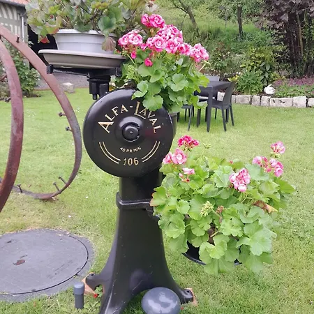 Maison Charmante A Avec Grand Jardin Nyaraló Offranville