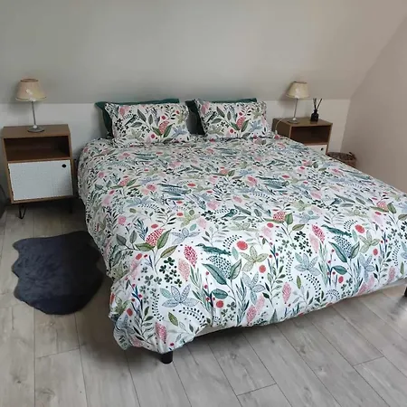Maison Charmante à Avec Grand Jardin
