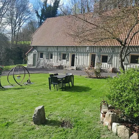Maison Charmante à Avec Grand Jardin