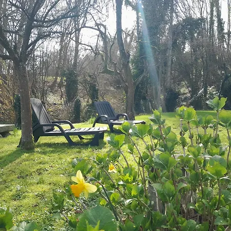 Hébergement de vacances Maison Charmante à Avec Grand Jardin *