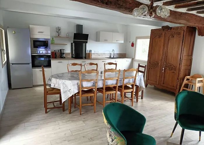 Maison Charmante A Avec Grand Jardin Holiday home Offranville