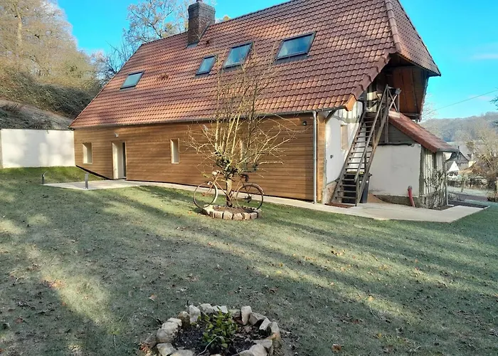 Holiday home Maison Charmante A Avec Grand Jardin