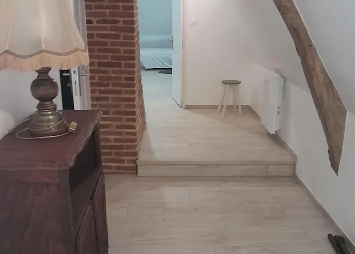 Maison Charmante A Avec Grand Jardin