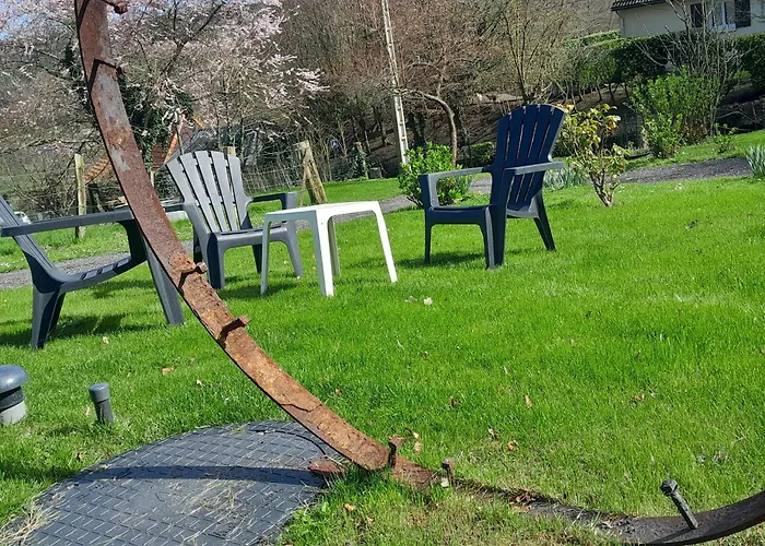 Maison Charmante A Avec Grand Jardin Holiday home *