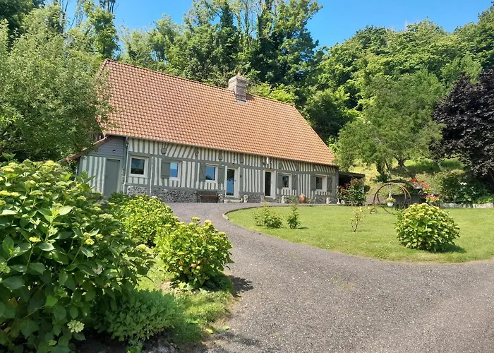 Holiday home Maison Charmante A Avec Grand Jardin *