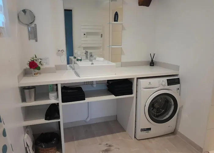 Holiday home Maison Charmante A Avec Grand Jardin Offranville